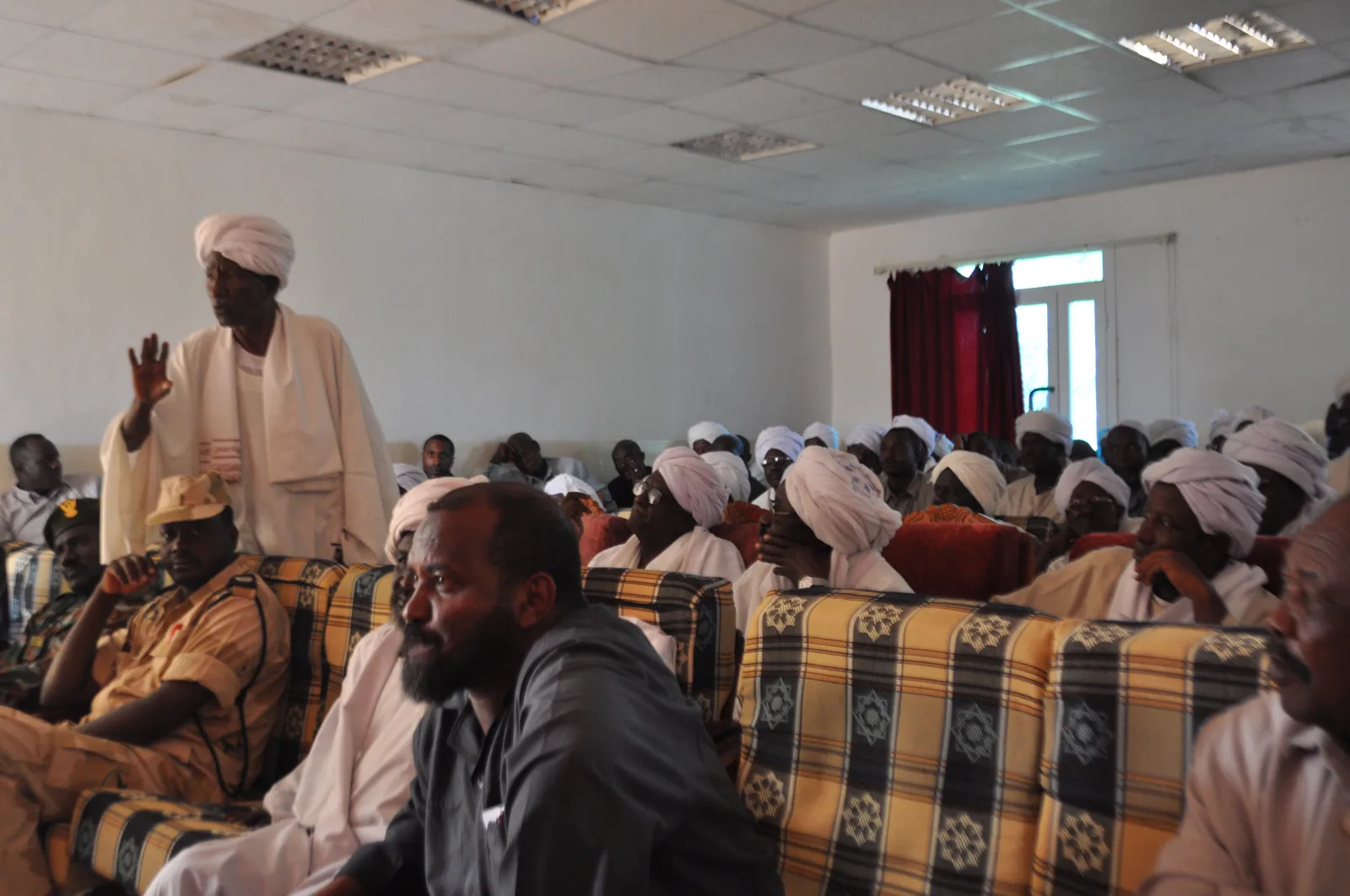 A Misseriya elder speaking at a community meeting in Abyei (file photo). Amiet market serves both the Ngok Dinka and Misseriya communities. This photo does not depict any event reported in this article.