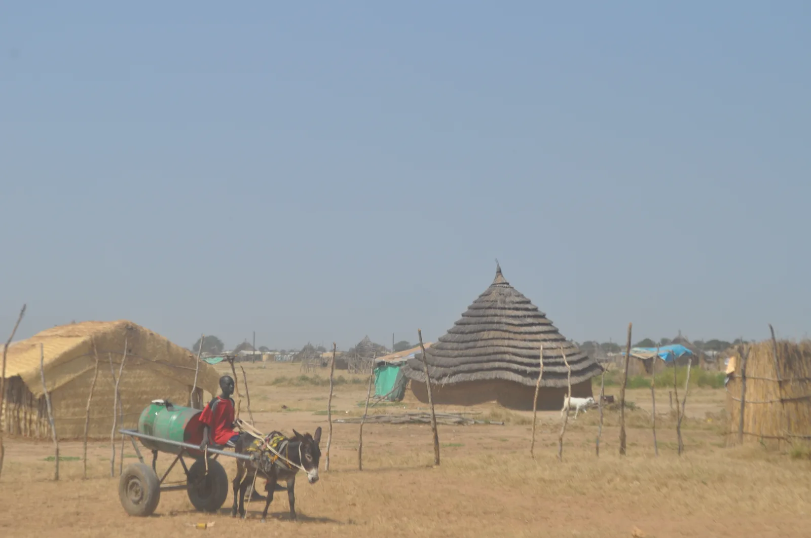 Thatched dwellings in Abyei town, in the disputed Abyei region between Sudan and South Sudan (file photo, 2009). This photo does not depict any event reported in this article.