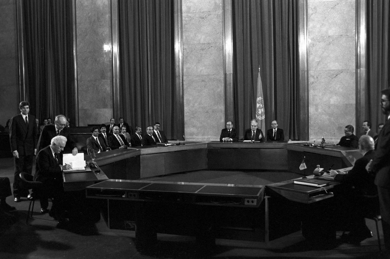 Delegates signing the Geneva Accords on Afghanistan, Geneva, 14 April 1988.