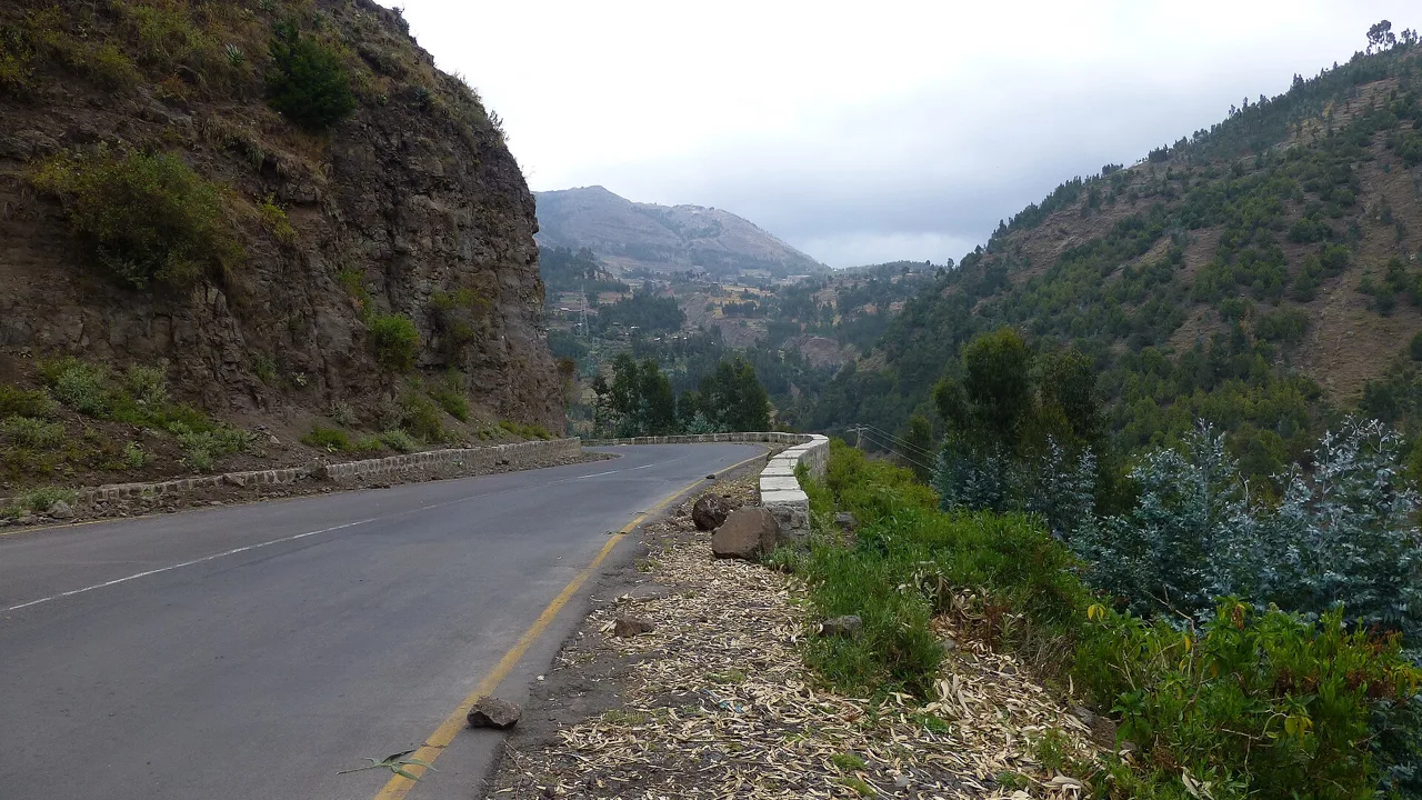 A road through the Amhara highlands in northern Ethiopia (file photo). Jari 2's residents fled violence in Oromia and other regions; many have been displaced since 2022. This photo does not depict any event reported in this article.