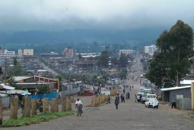 A main street in Asella, the capital of Ethiopia's Arsi zone, Oromia region (file photo, 2021). Sherka and Merti districts are in the Arsi zone. This photo does not depict any event reported in this article.