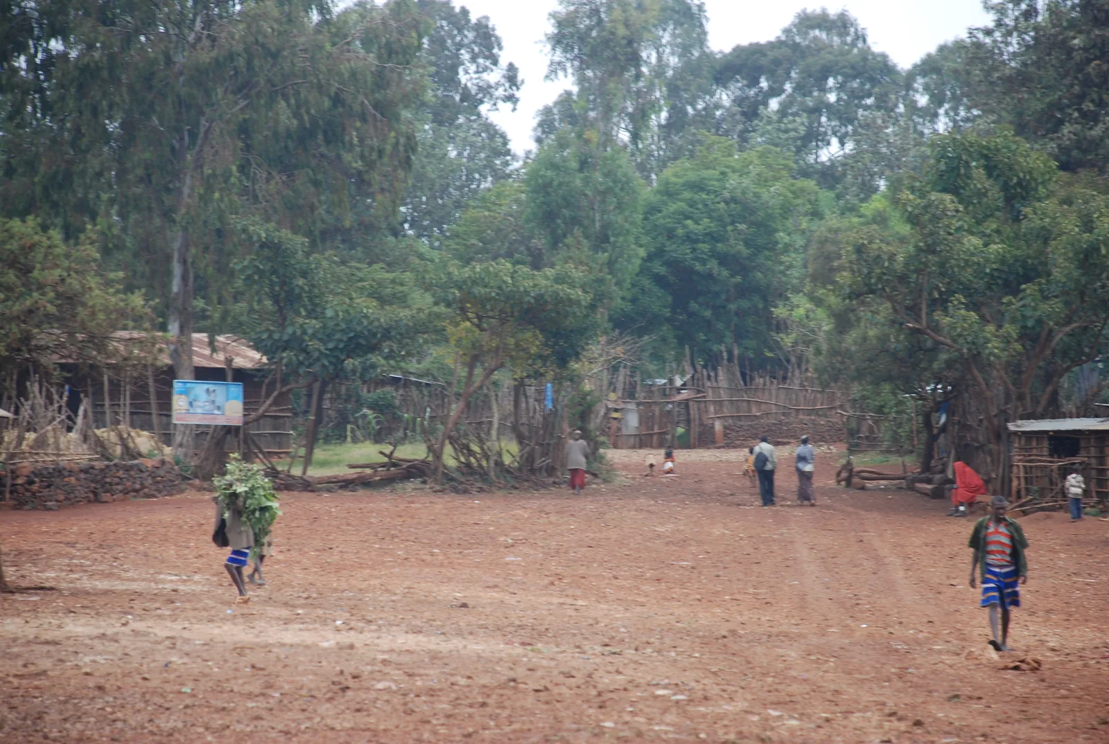 The entrance to a traditional Konso village. — Photo: JosepMGracia / Wikimedia Commons (CC BY-SA 4.0)