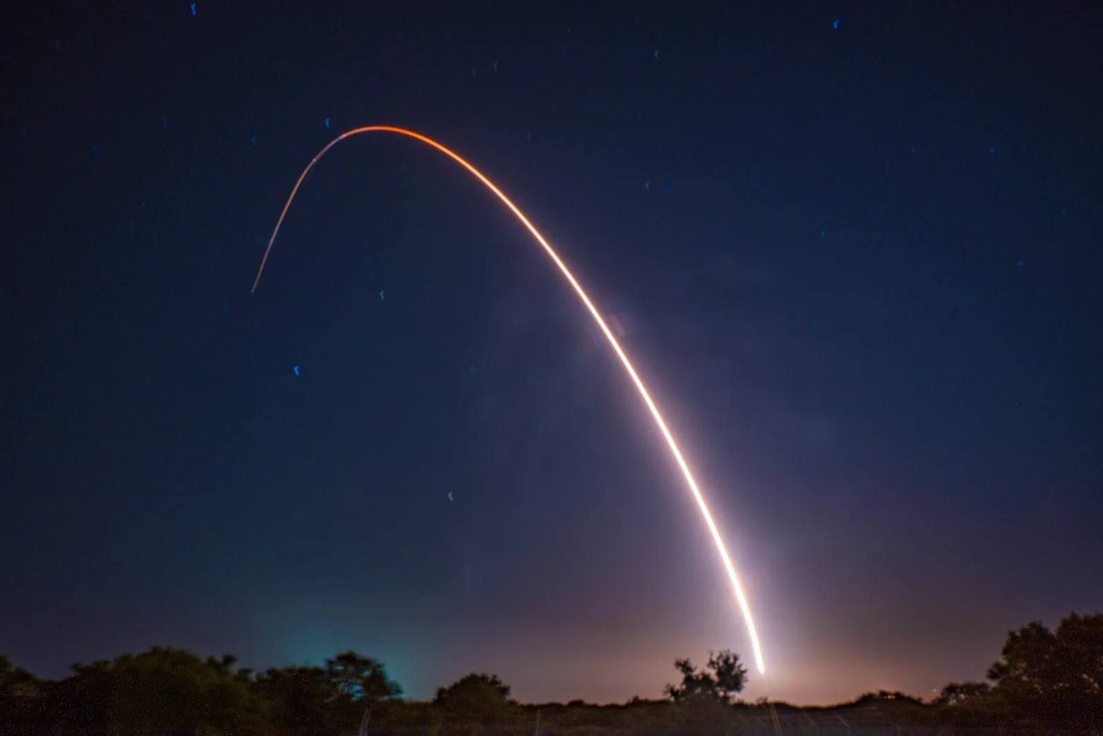 Long-exposure night view of an unarmed U.S. Minuteman III missile test launch from Vandenberg Space Force Base in May 2025. Generic file photo — it does not show the FP-7 or the combat use described in this article. — Image: A1C Jack Rodriguez Escamilla / U.S. Air Force (public domain)