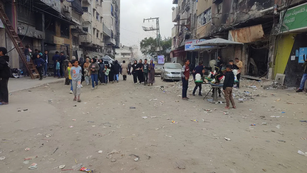 A street in Gaza City's al-Rimal neighbourhood, photographed during the war (file photo). The strike reported in this article hit an apartment block in al-Rimal in the early hours of Wednesday. This photo does not depict that strike or its aftermath.