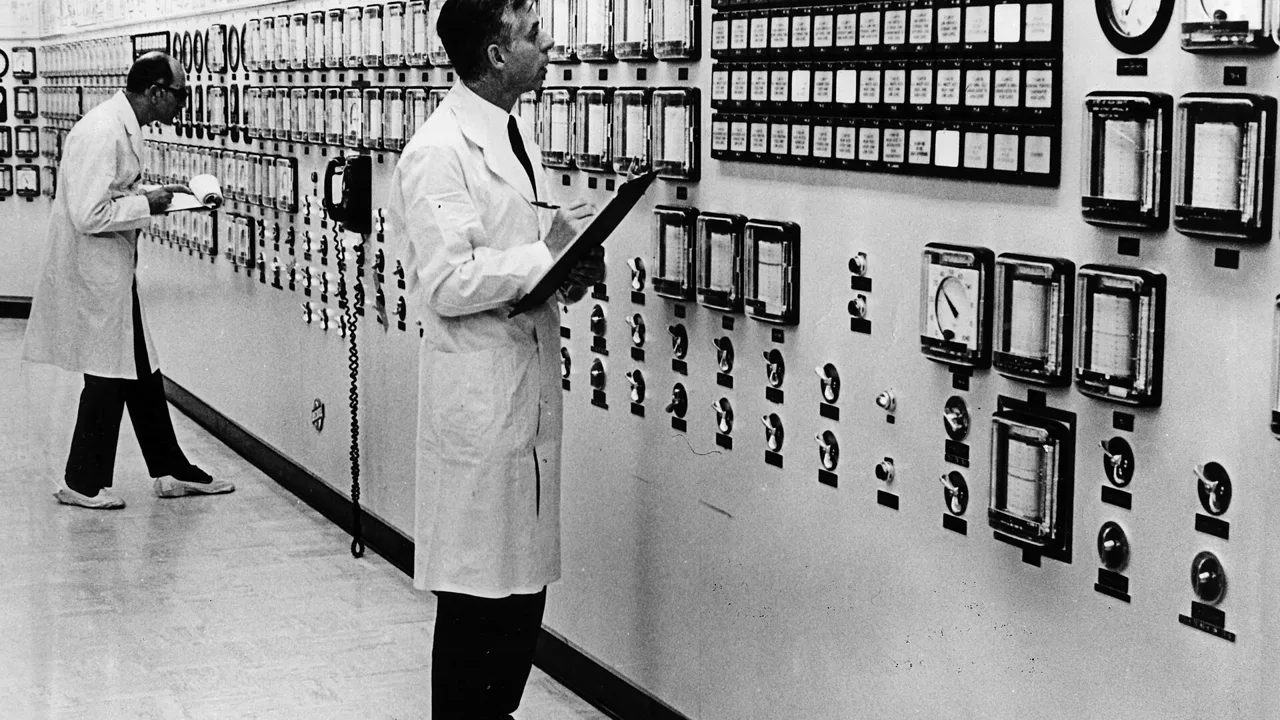 Technicians at a nuclear facility control panel (file photo). Qatari mediators are urging Iran to permit United Nations inspectors to visit nuclear sites damaged in strikes, as a confidence-building measure that could be met with some sanctions relief, a US official said. This photo does not depict any facility or event reported in this article.