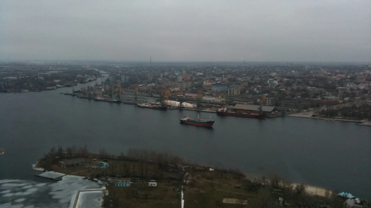 The Dnipro River and Kherson's sea port, Ukraine (file photo, 2010). Oleshky sits across the river from Kherson. This photo does not depict any event reported in this article.