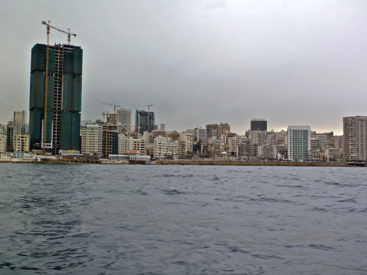Beirut's corniche seen from the sea (archive photo). This photo is unrelated to the reported events.