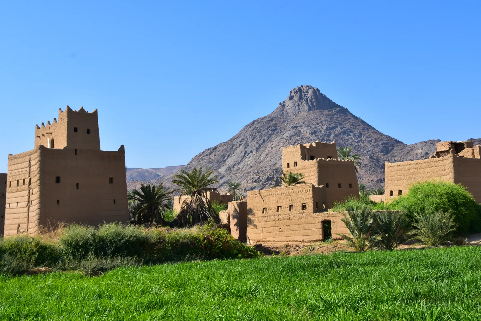 Traditional mud-brick architecture in Najran, Saudi Arabia (file photo). This photo does not depict the crash or any event reported in this article.