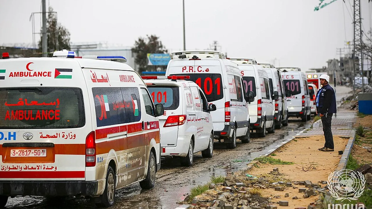 A convoy of Palestine Red Crescent and health ministry ambulances during a medical evacuation through the Rafah crossing, Gaza (file photo, March 7, 2025). This photo does not depict any event reported in this article.