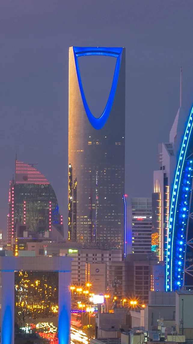 The Riyadh skyline at night with the Kingdom Centre tower (photo 2018). Archive photo — it does not depict the events described in this article.