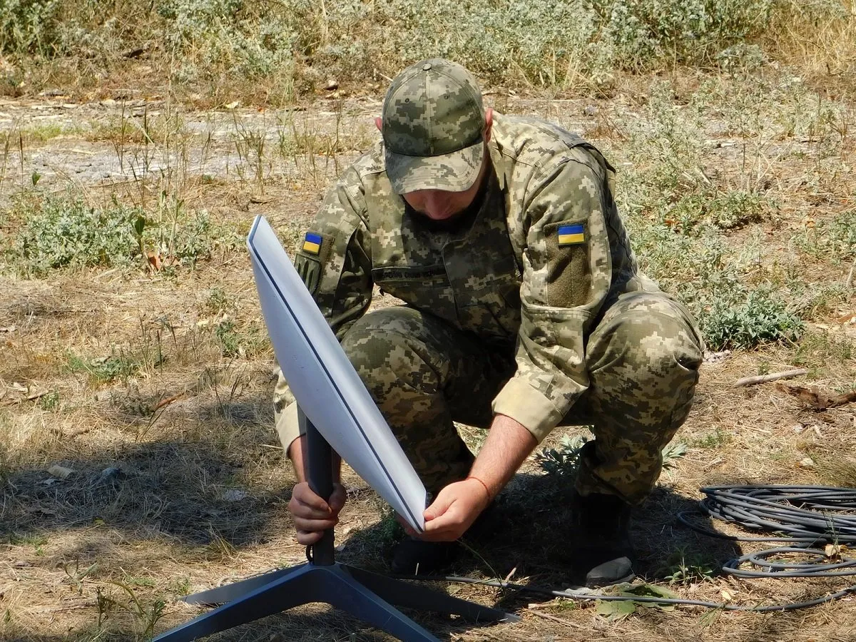 A Ukrainian serviceman installs a satellite terminal of the kind used by Ukraine's forces (file photo). This photo does not depict any event reported in this article.